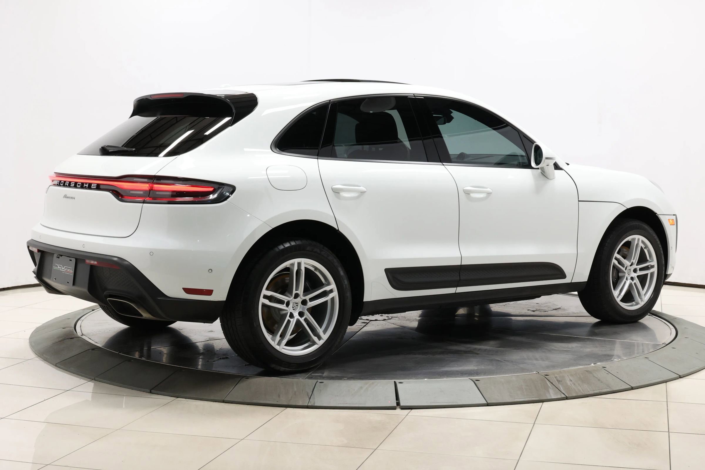 Used 2022 Porsche Macan image 4