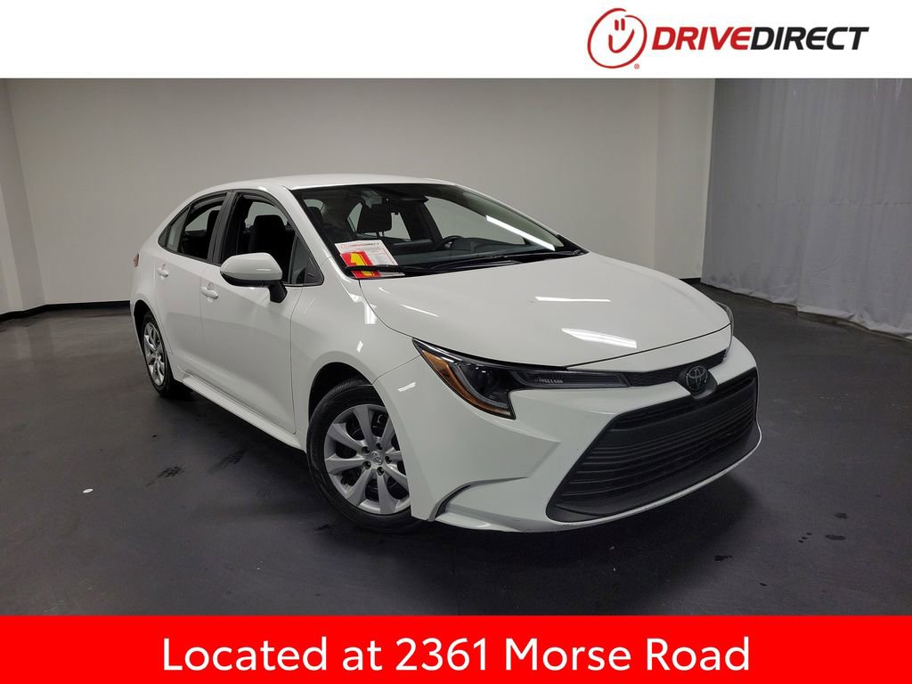 Used 2025 Toyota Corolla LE FWD image 1