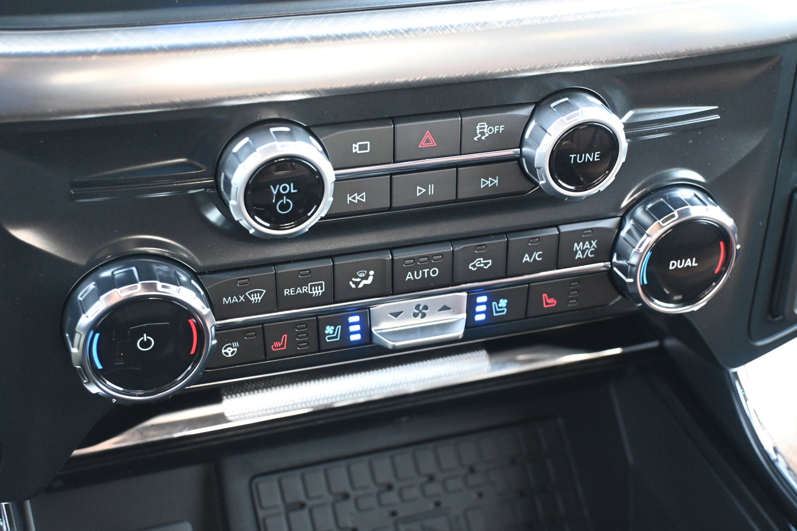 New 2025 Ford F150 King Ranch w/ FX4 Off-Road Package image 29