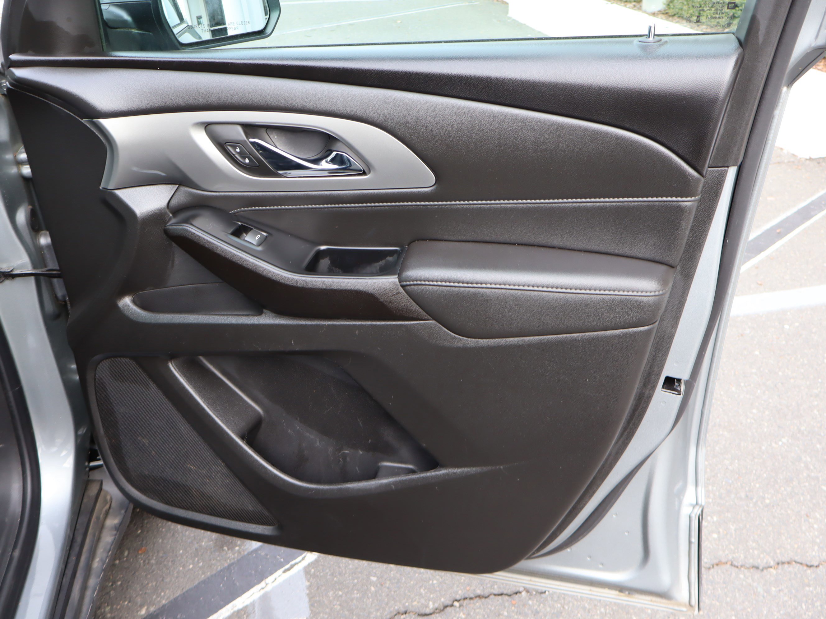 Certified 2023 Chevrolet Traverse LT w/ LPO, Floor Liner Package image 37