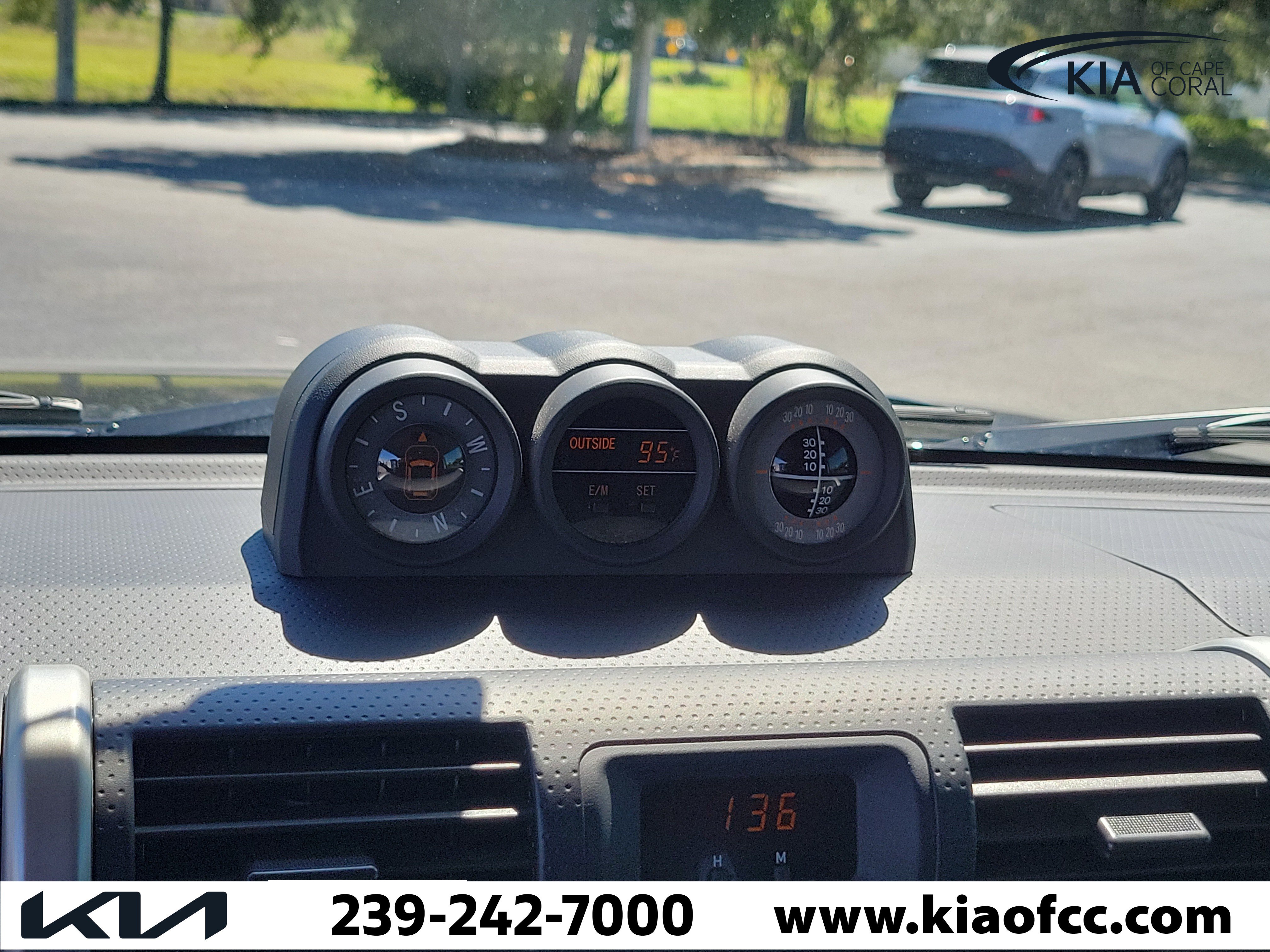 Used 2014 Toyota FJ Cruiser 4WD w/ Convenience Package image 20