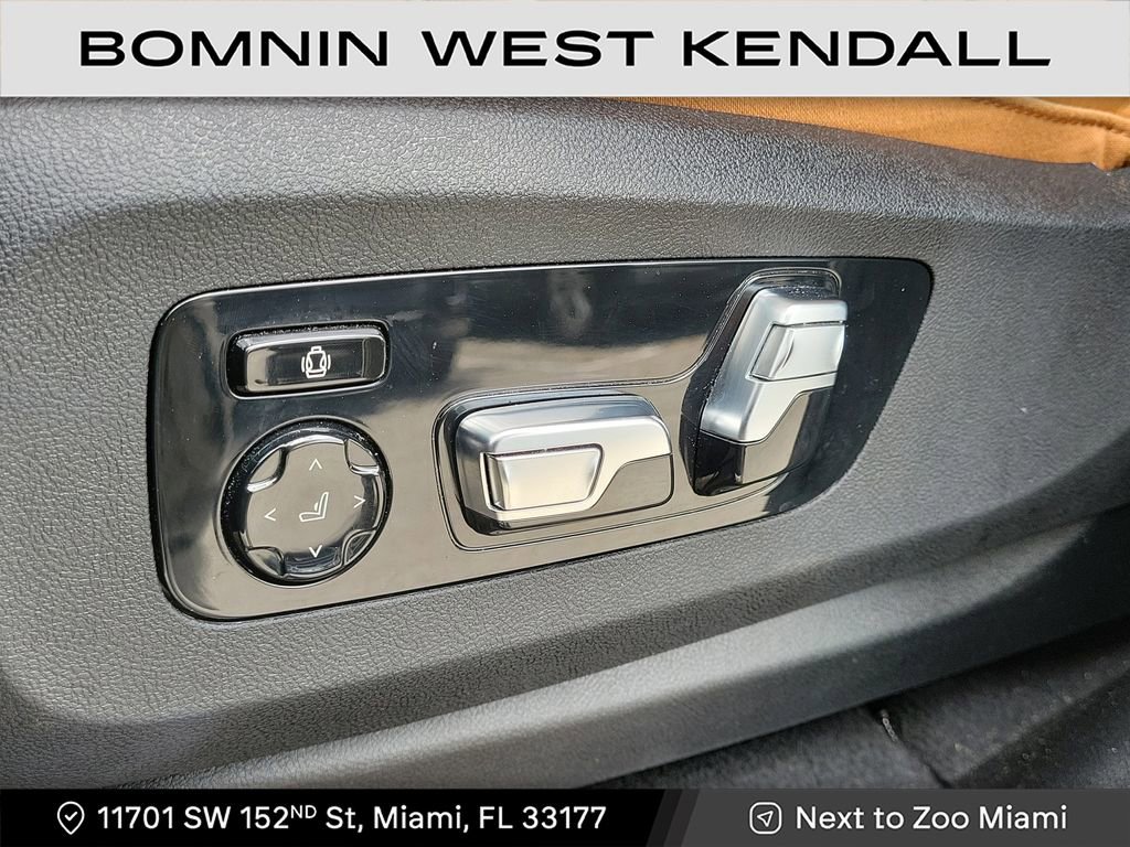Used 2025 BMW X5 M60i image 9