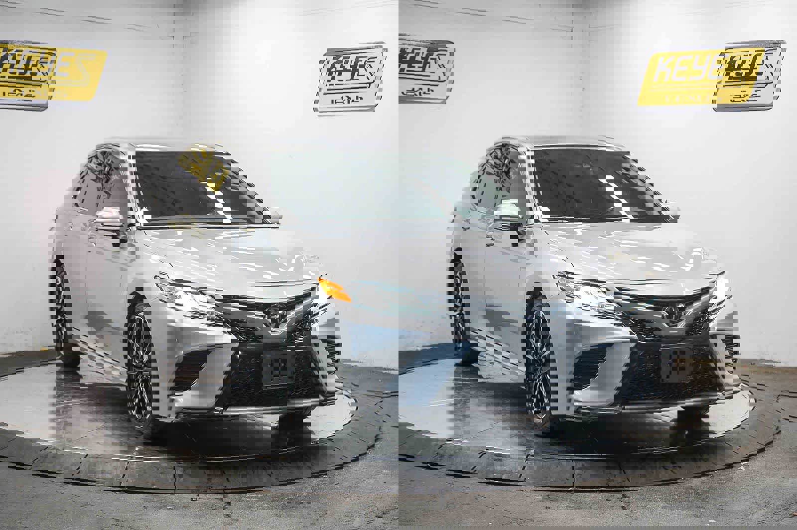 Used 2020 Toyota Camry XSE w/ Carpet Mat Package image 5