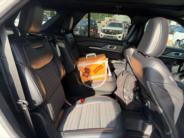 Certified 2025 Ford Explorer ST-Line w/ Premium Package AWD/4WD image 31