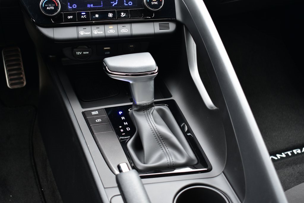 New 2025 Hyundai Elantra Sport image 28