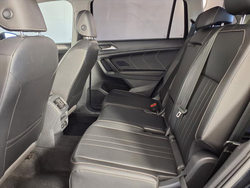 Used 2022 Volkswagen Tiguan SE image 10