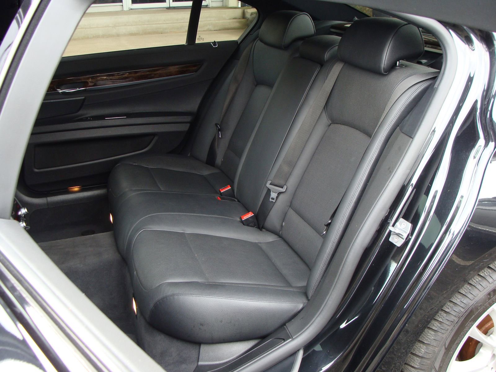 Used 2015 BMW 740Li image 8