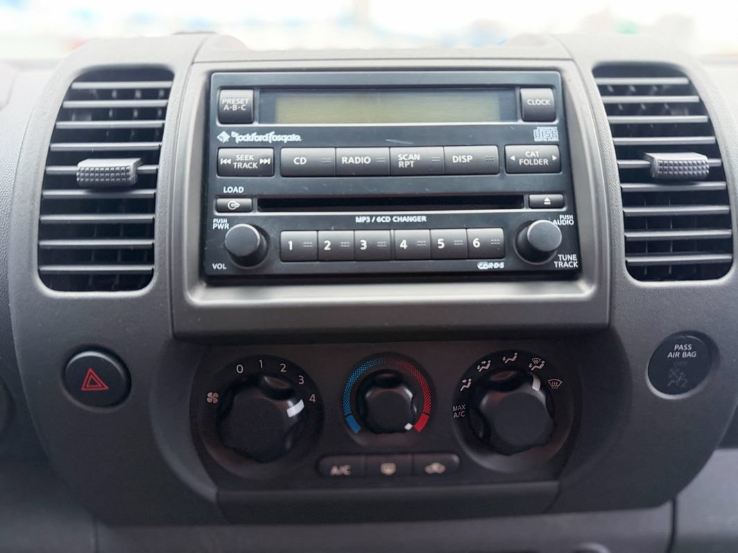 Used 2006 Nissan Xterra Off-Road AWD/4WD image 13