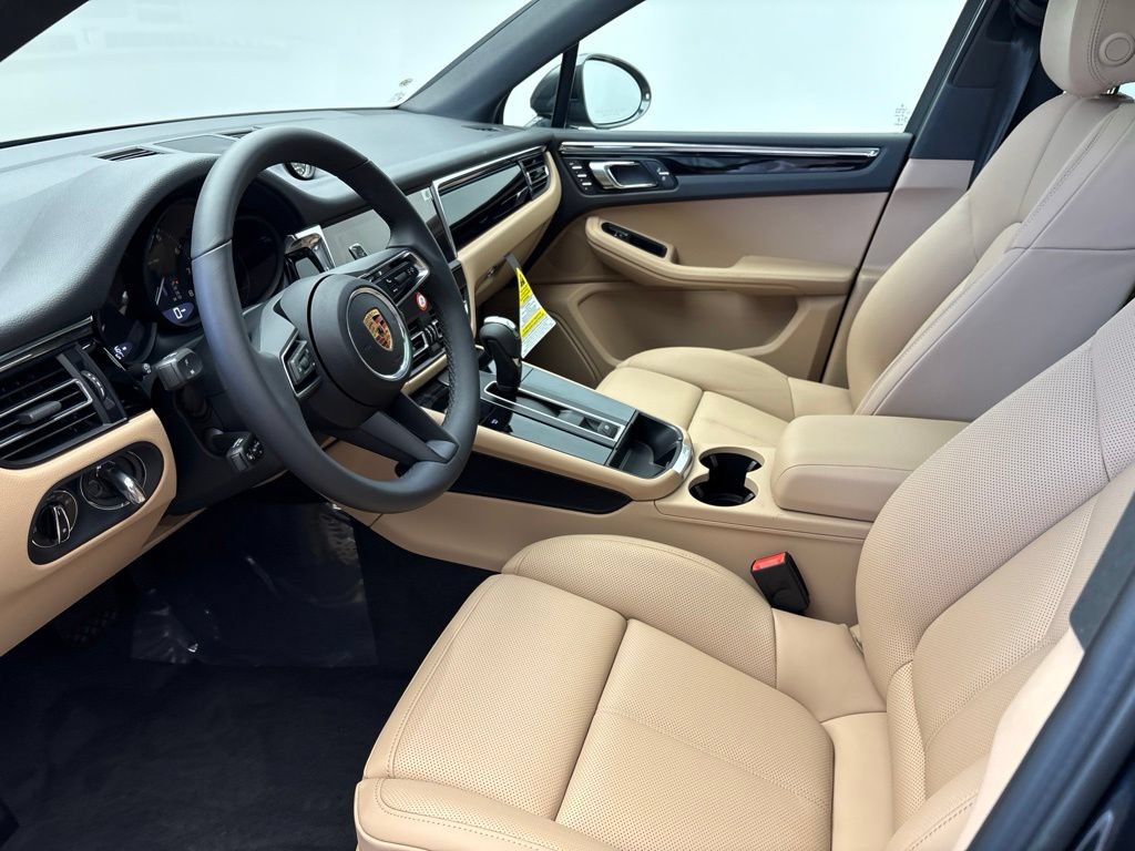 New 2026 Porsche Macan AWD/4WD image 5