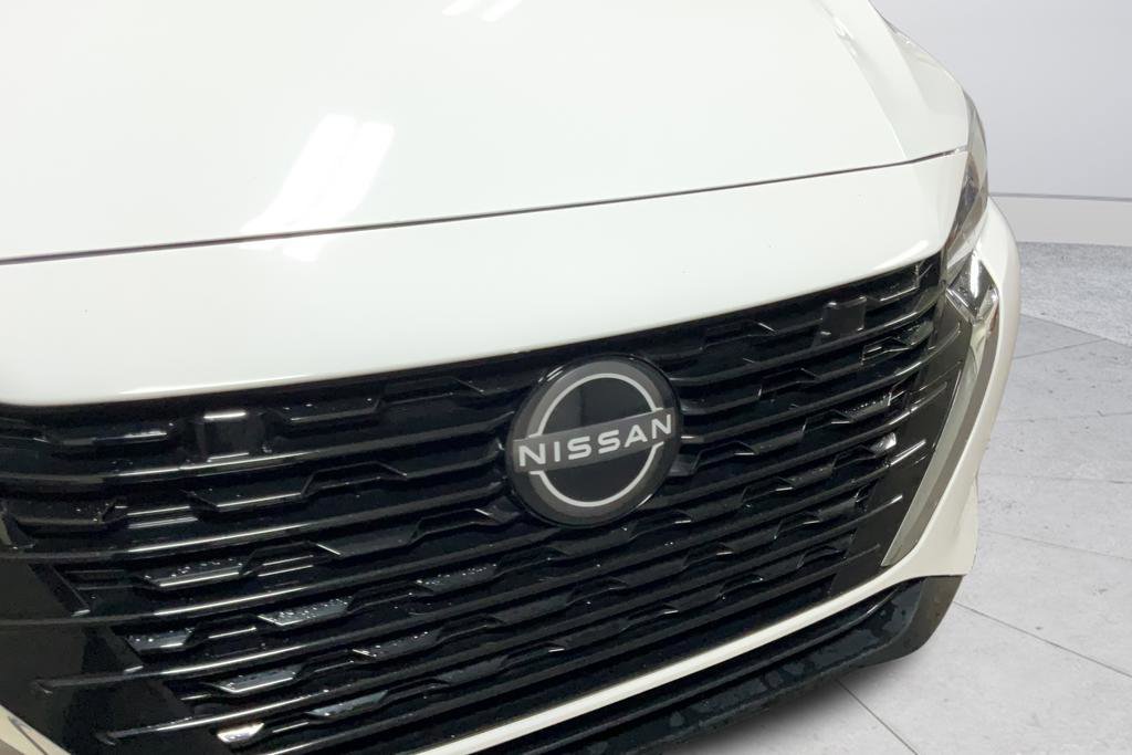 Used 2024 Nissan Sentra SV FWD image 31