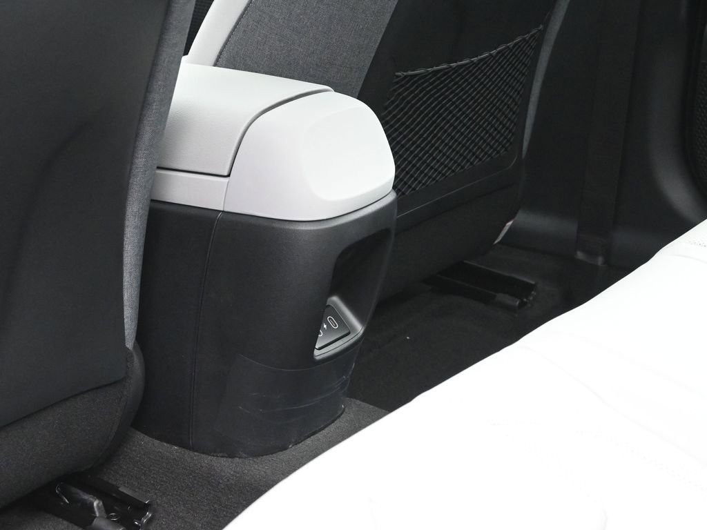 Used 2025 Hyundai Elantra Limited FWD image 30