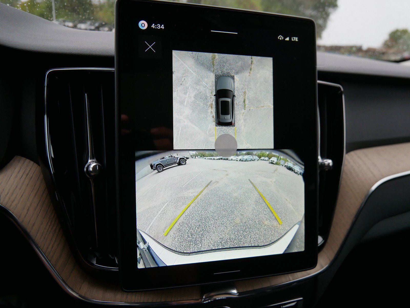 New 2027 Volvo XC60 B5 Plus AWD/4WD image 10