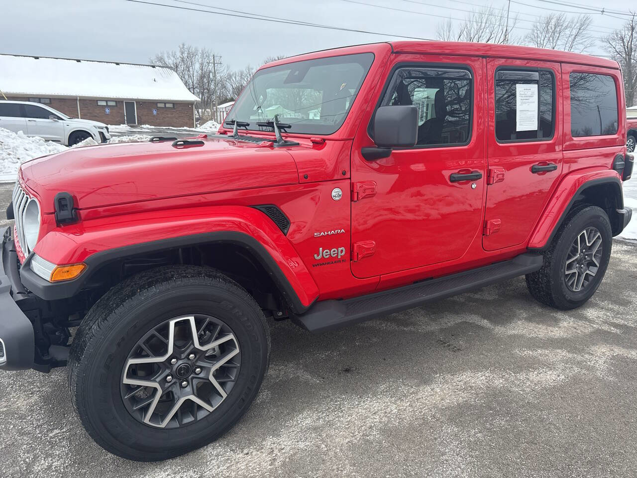 Used 2024 Jeep Wrangler Unlimited Sahara w/ Safety Group AWD/4WD image 2