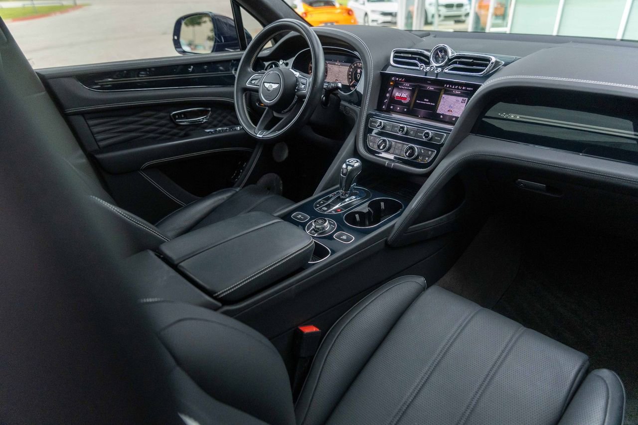 Used 2024 Bentley Bentayga AWD/4WD image 63