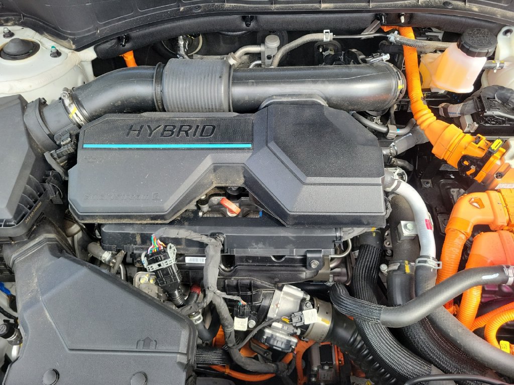 Used 2025 Hyundai Santa Fe SEL FWD image 30