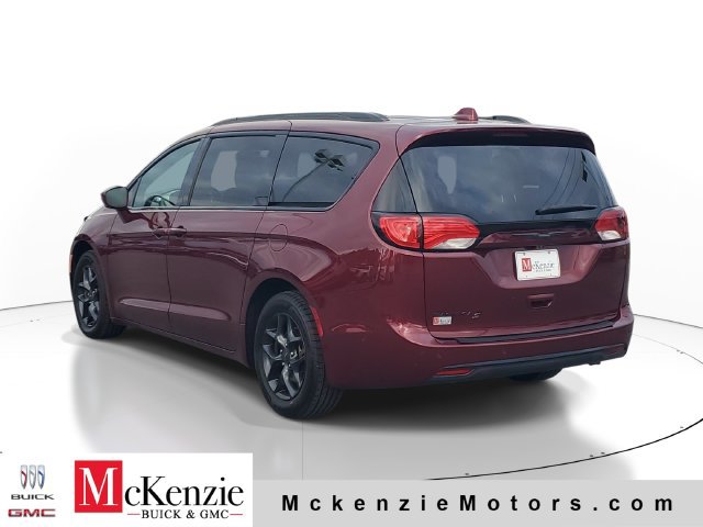 Used 2019 Chrysler Pacifica Touring-L Plus w/ Advanced Safetytec Group FWD image 3