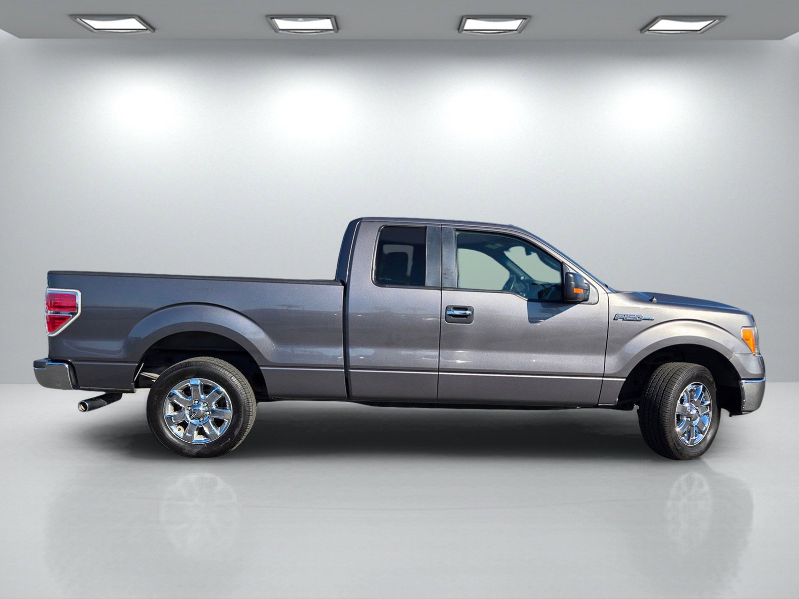 Used 2013 Ford F150 XLT w/ Luxury Equipment Group image 3