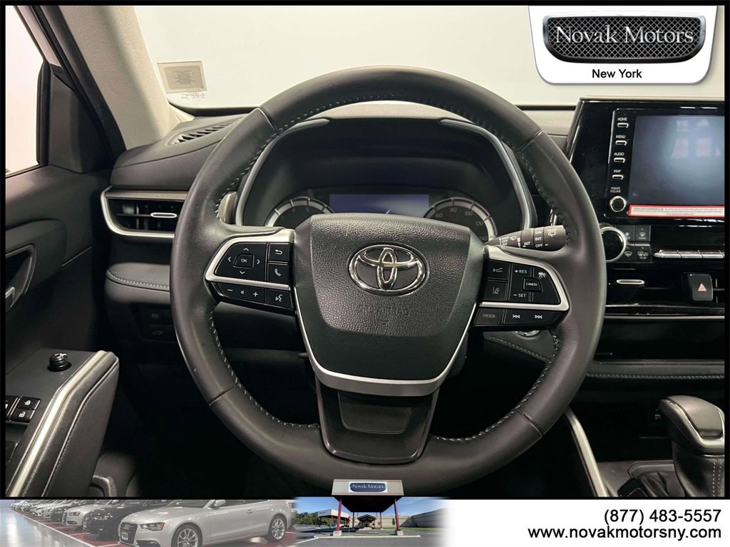 Used 2022 Toyota Highlander XLE image 16