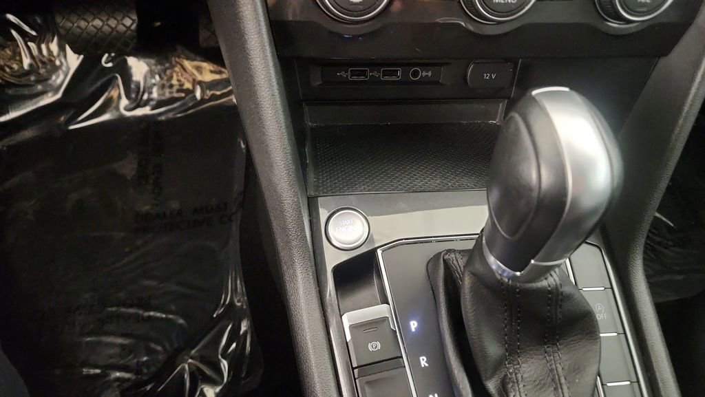 Used 2018 Volkswagen Tiguan SEL image 20