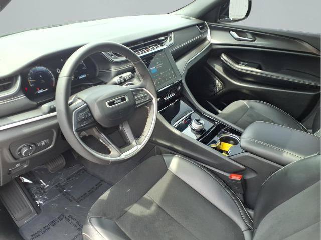 Used 2023 Jeep Grand Cherokee Altitude AWD/4WD image 20