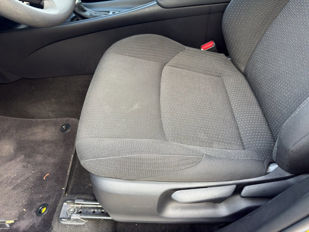 Used 2019 Toyota C-HR LE FWD image 12