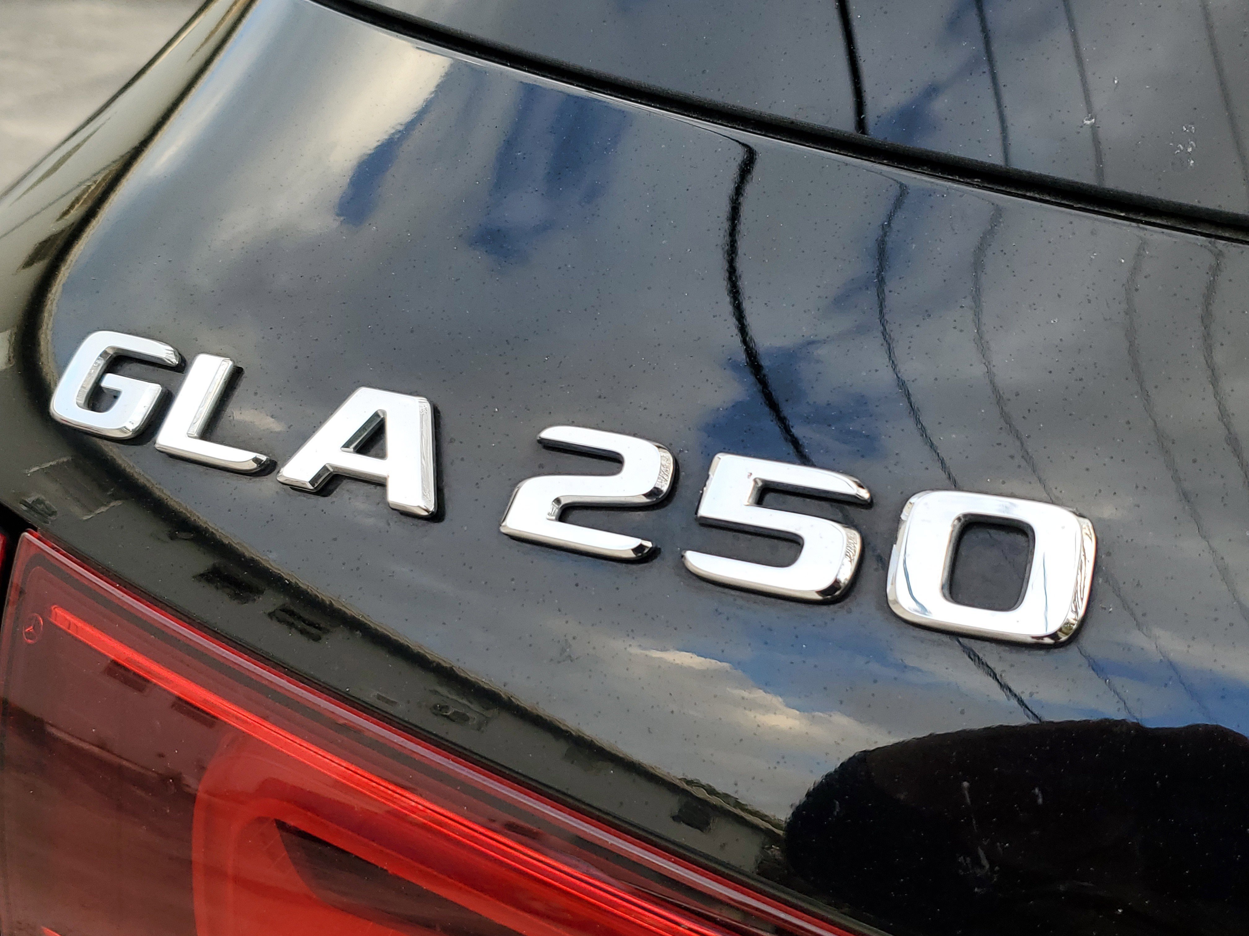 Used 2023 Mercedes-Benz GLA 250 w/ Premium Package image 8