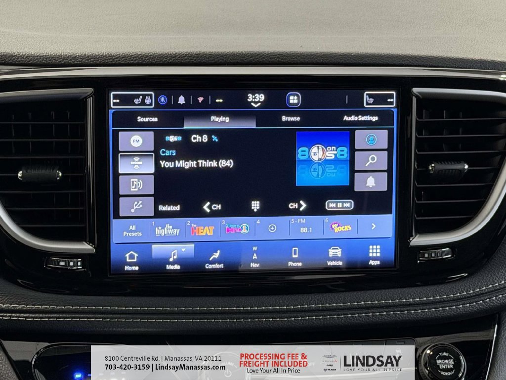 New 2027 Chrysler Pacifica Limited AWD/4WD image 25
