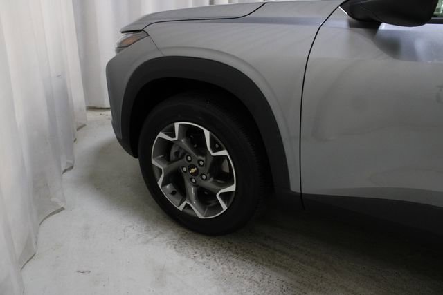 Used 2025 Chevrolet Trax LT w/ Driver Confidence Package image 30