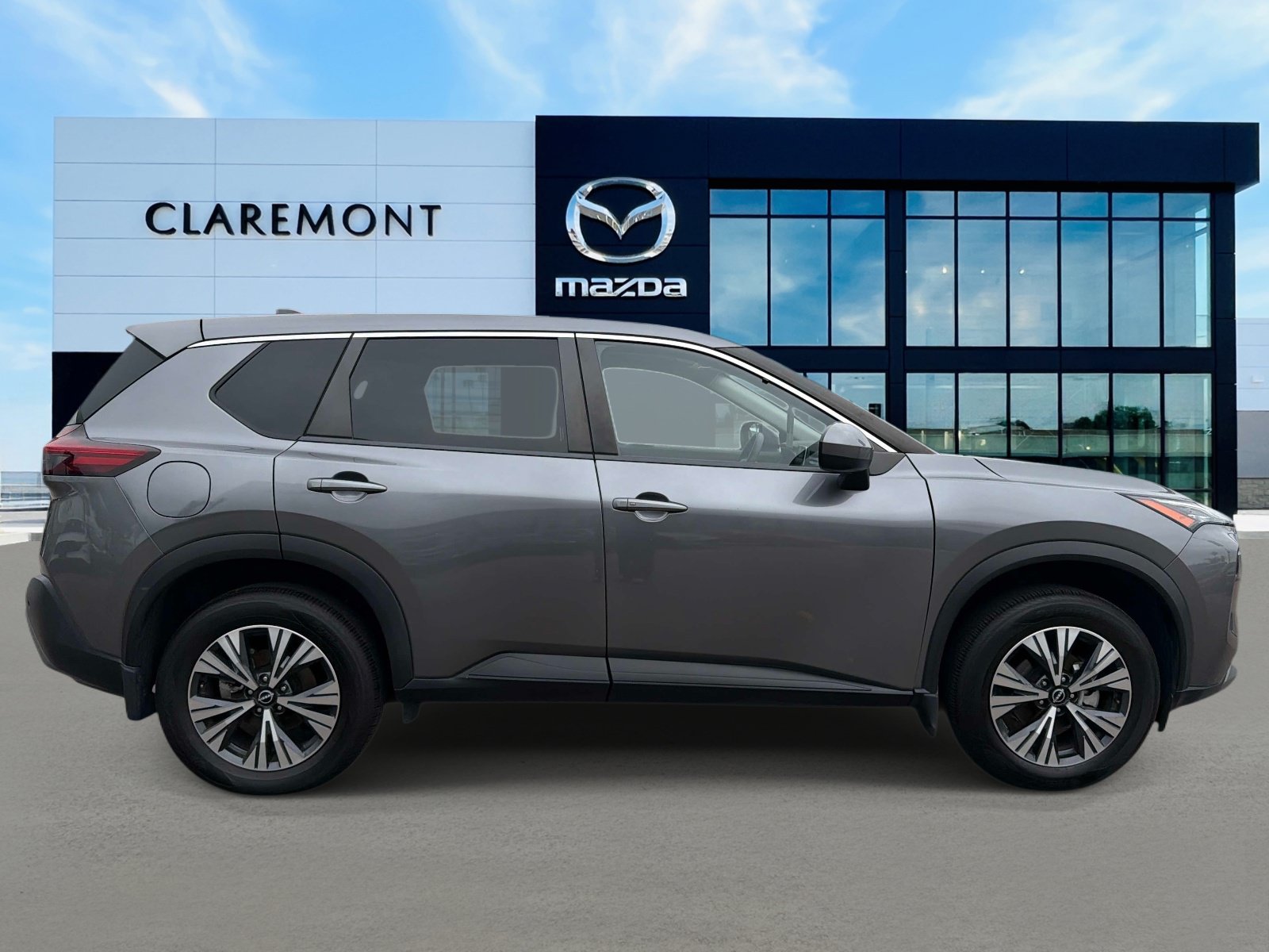 Used 2023 Nissan Rogue SV FWD image 4