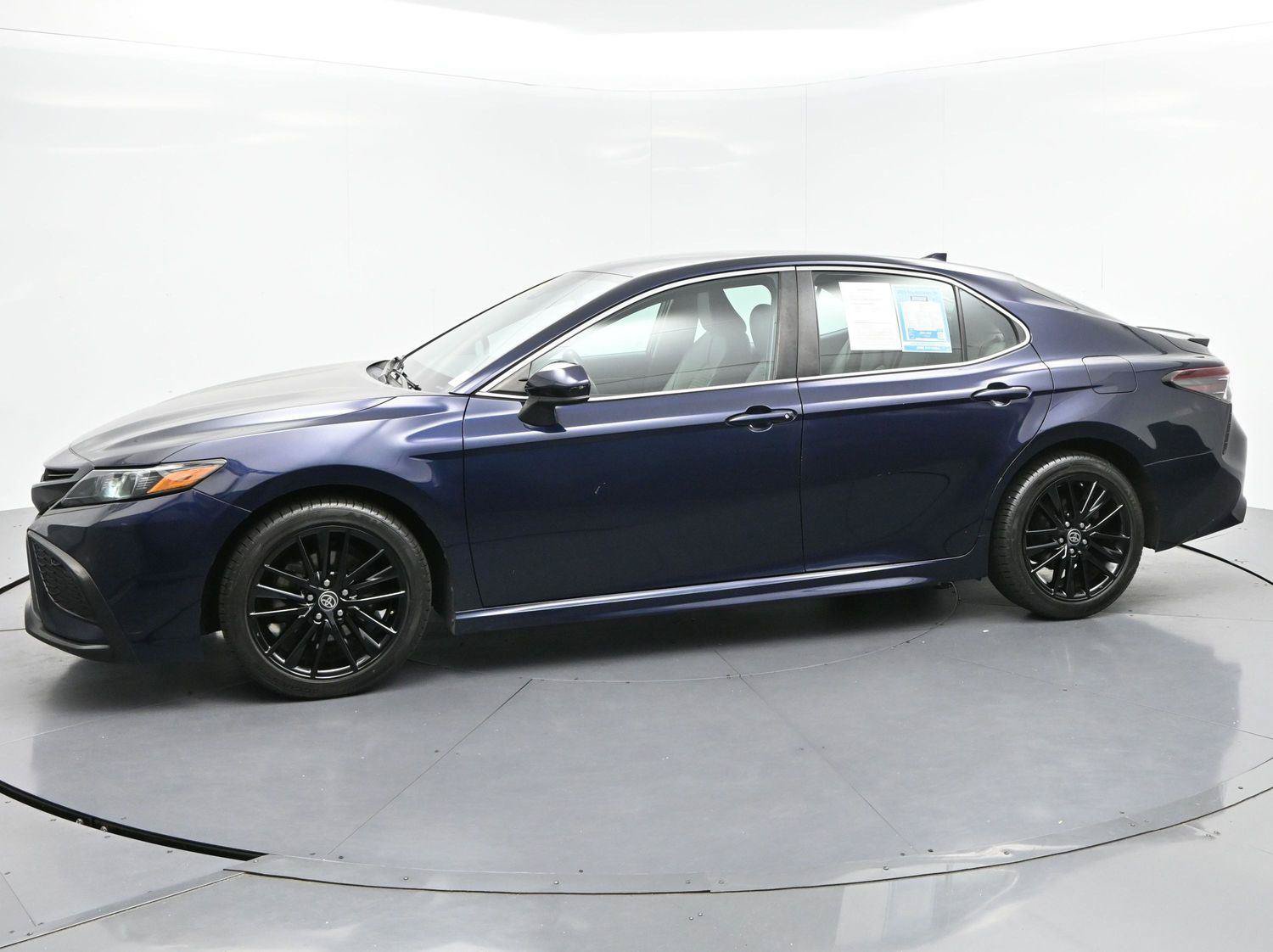 Used 2021 Toyota Camry SE FWD image 4