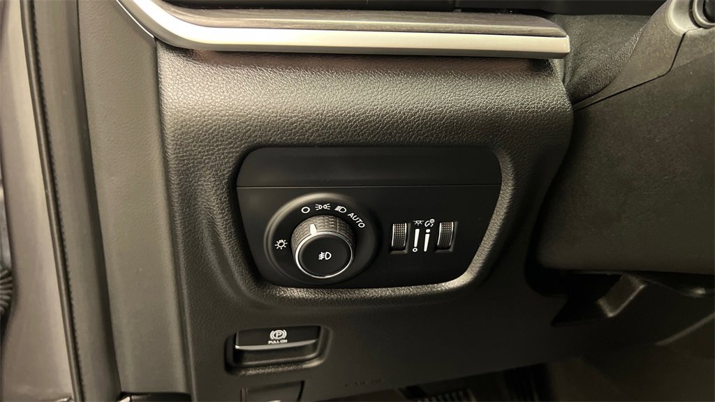 Used 2022 Jeep Grand Cherokee L Limited image 29