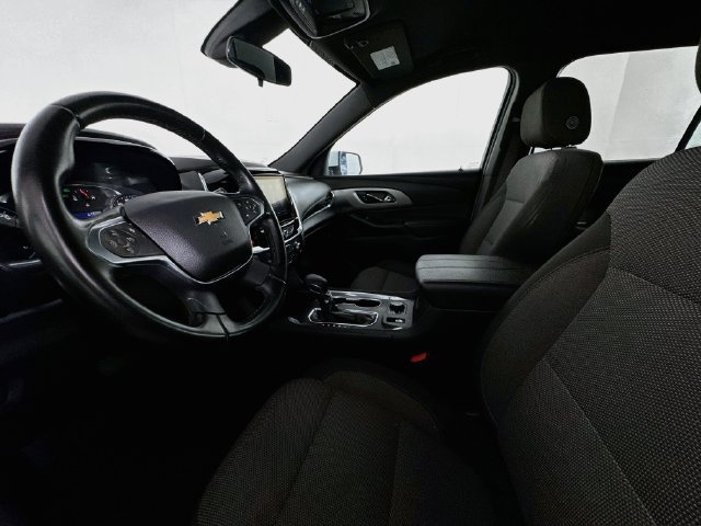 Used 2023 Chevrolet Traverse LT w/ LPO, Cargo Package AWD/4WD image 19