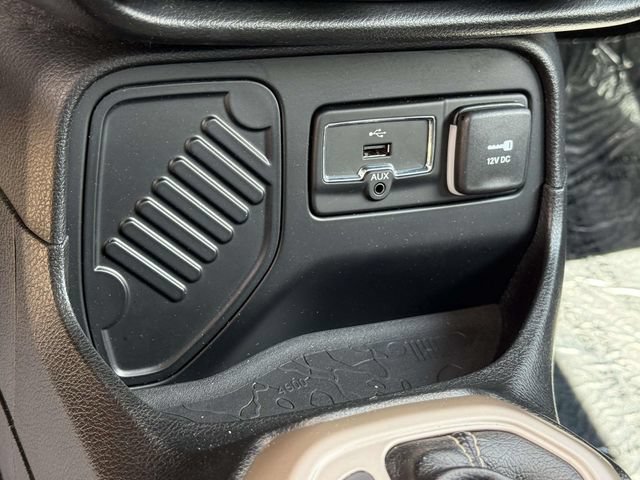 Used 2015 Jeep Renegade Limited FWD image 19