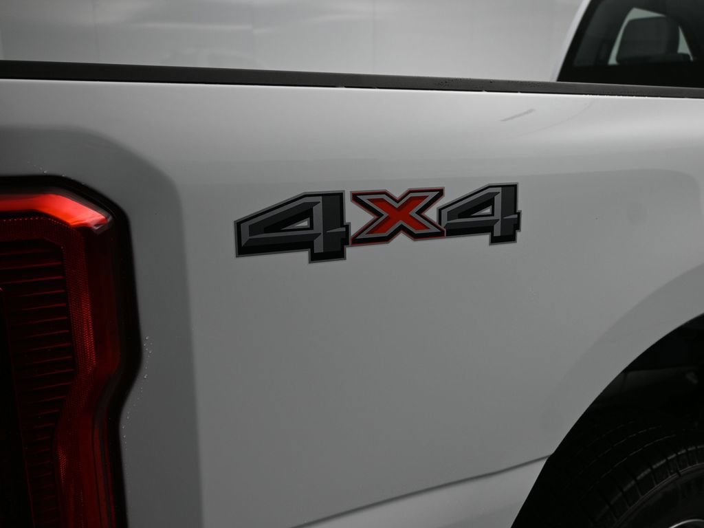 New 2026 Ford F250 XL w/ F-250 >10K GVWR Package AWD/4WD image 2
