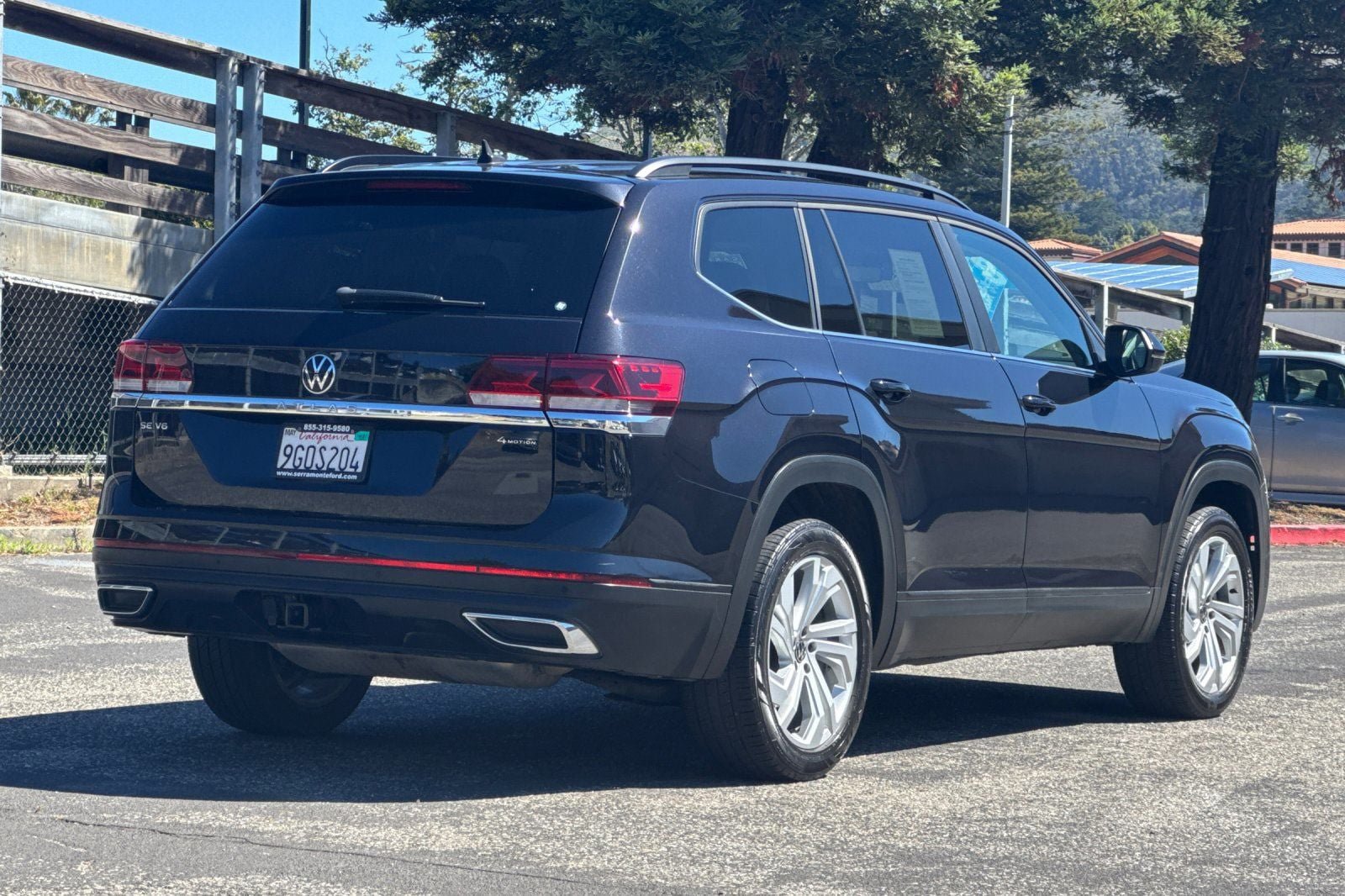 Used 2023 Volkswagen Atlas SE AWD/4WD image 4