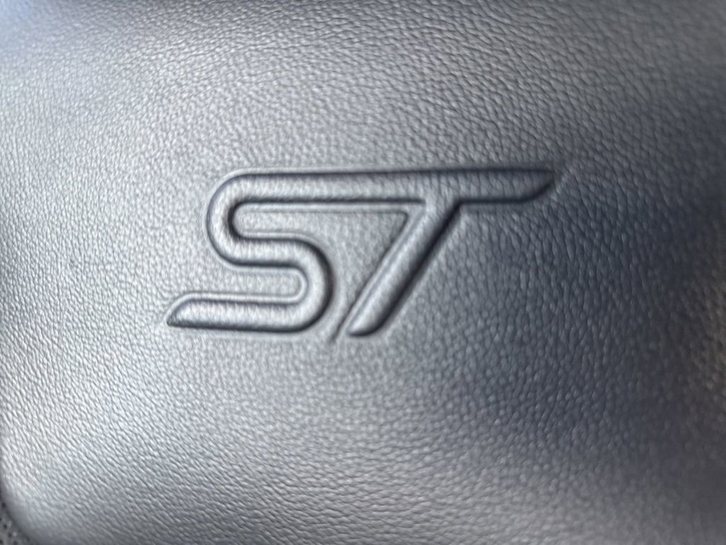 Used 2022 Ford Edge ST image 47