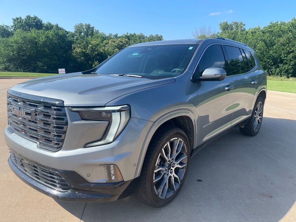 Used 2026 GMC Acadia Denali Ultimate w/ LPO, Floor Liner Package AWD/4WD image 1