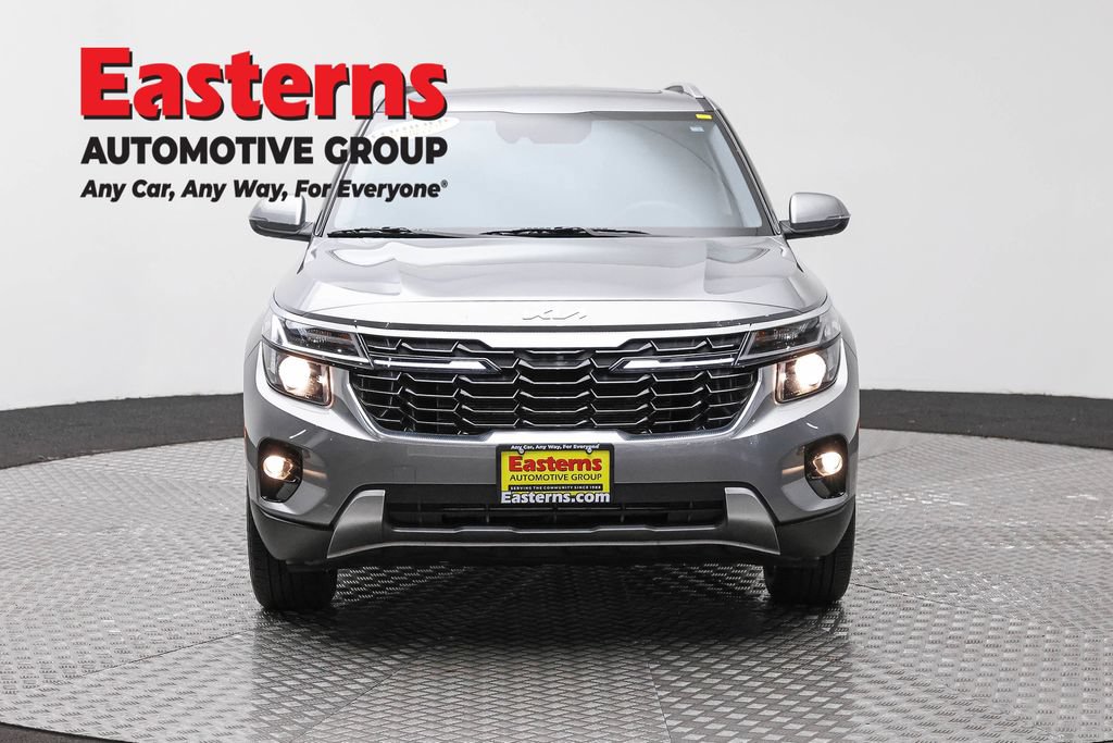 Used 2024 Kia Seltos EX AWD/4WD image 2