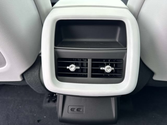 New 2027 Cadillac Lyriq Luxury w/ LPO, Floor Liner Package AWD/4WD image 14