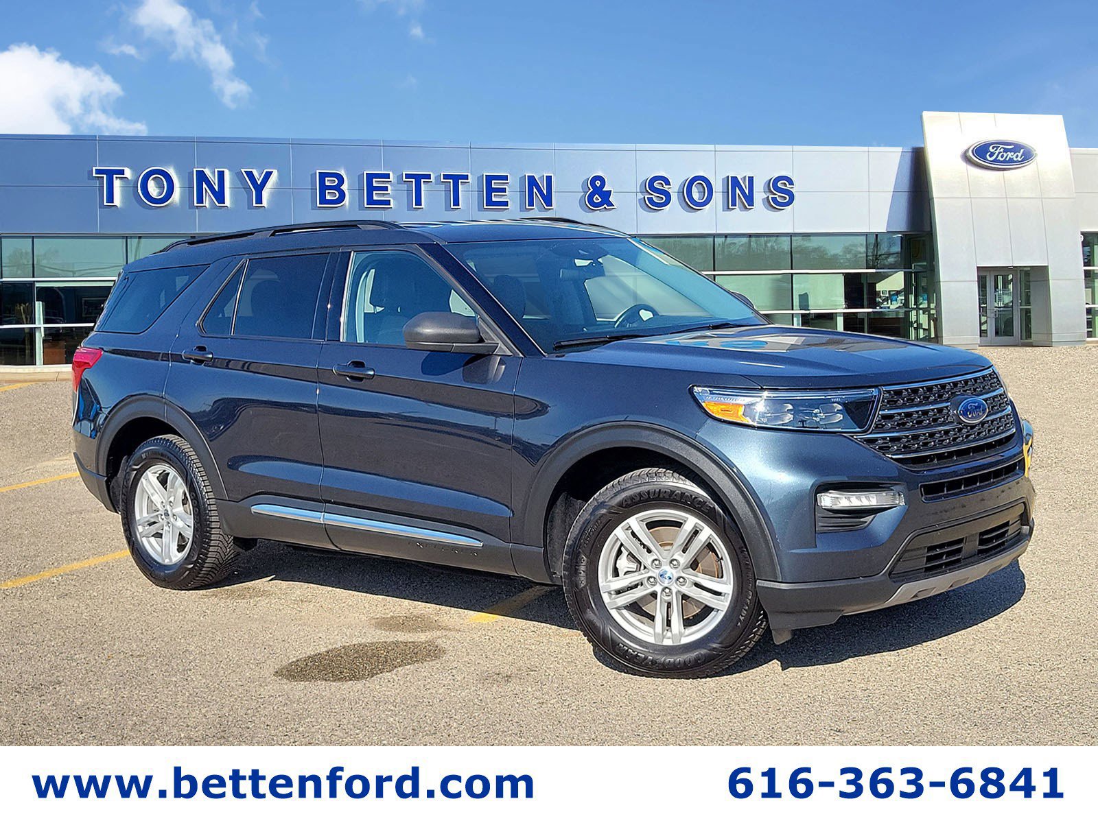 Certified 2022 Ford Explorer XLT w/ Equipment Group 202A