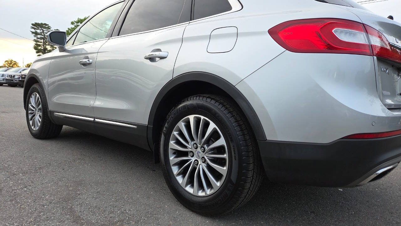 Used 2016 Lincoln MKX Select w/ Select Plus Package AWD/4WD image 10