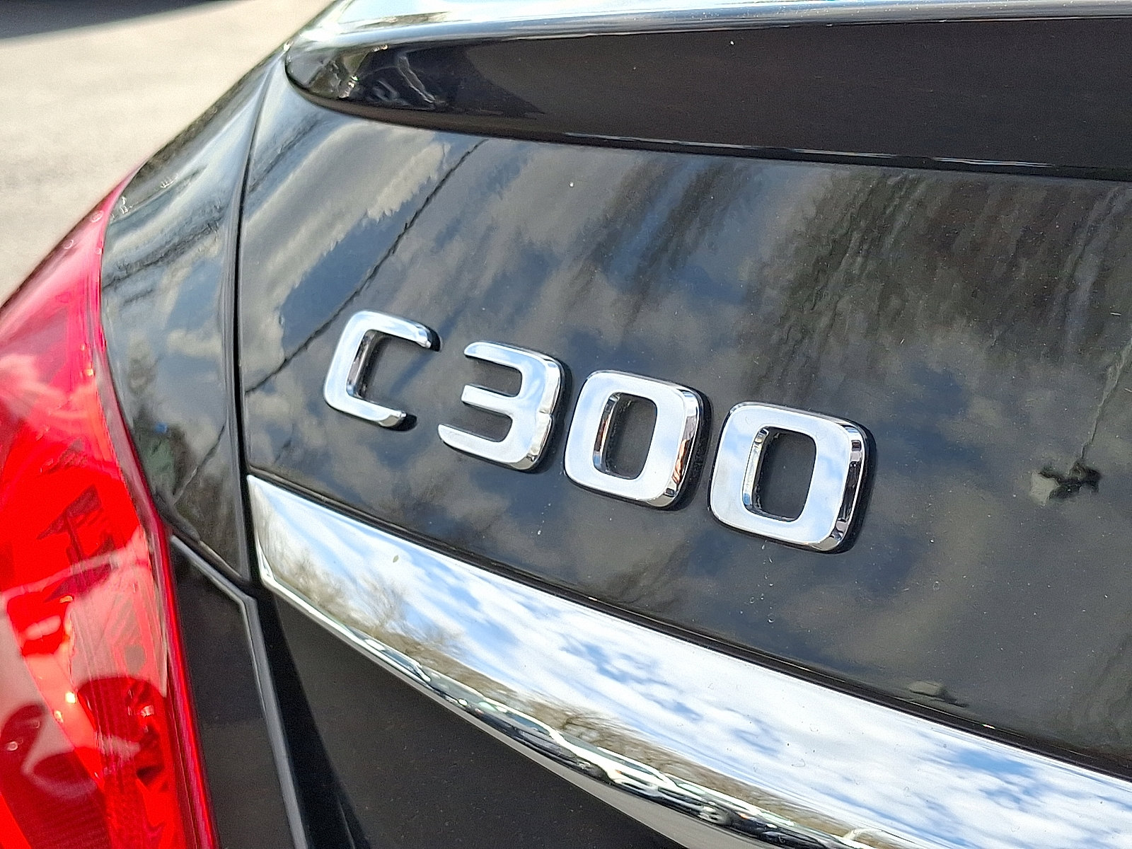 Used 2018 Mercedes-Benz C 300 4MATIC Sedan image 30