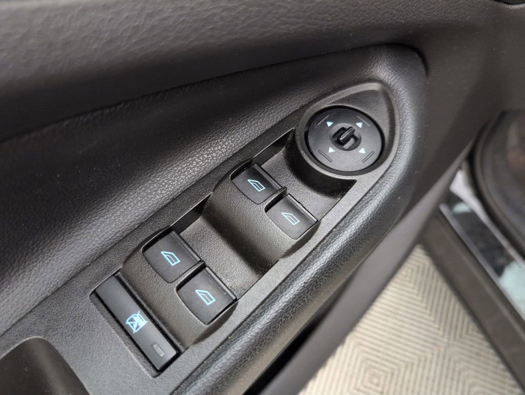 Used 2017 Ford Escape SE FWD image 32