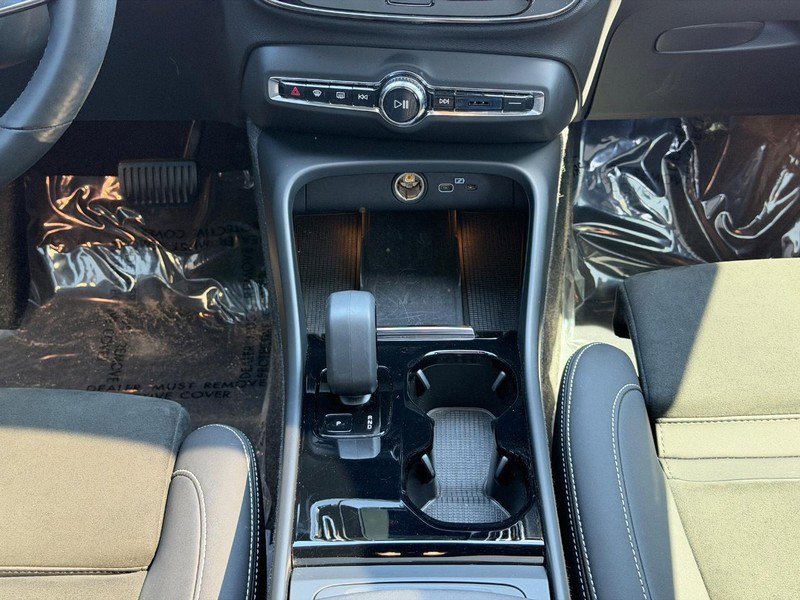 Used 2023 Volvo C40 P8 Recharge Ultimate AWD/4WD image 15