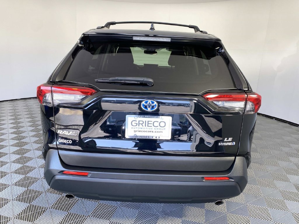 Used 2023 Toyota RAV4 LE AWD/4WD image 7