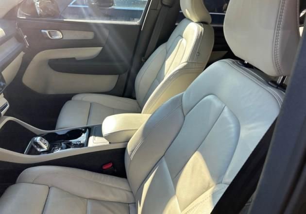 Used 2023 Volvo XC40 B5 Plus w/ Protection Package Premier image 6