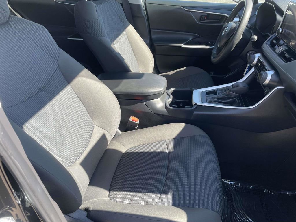 Used 2024 Toyota RAV4 LE image 23