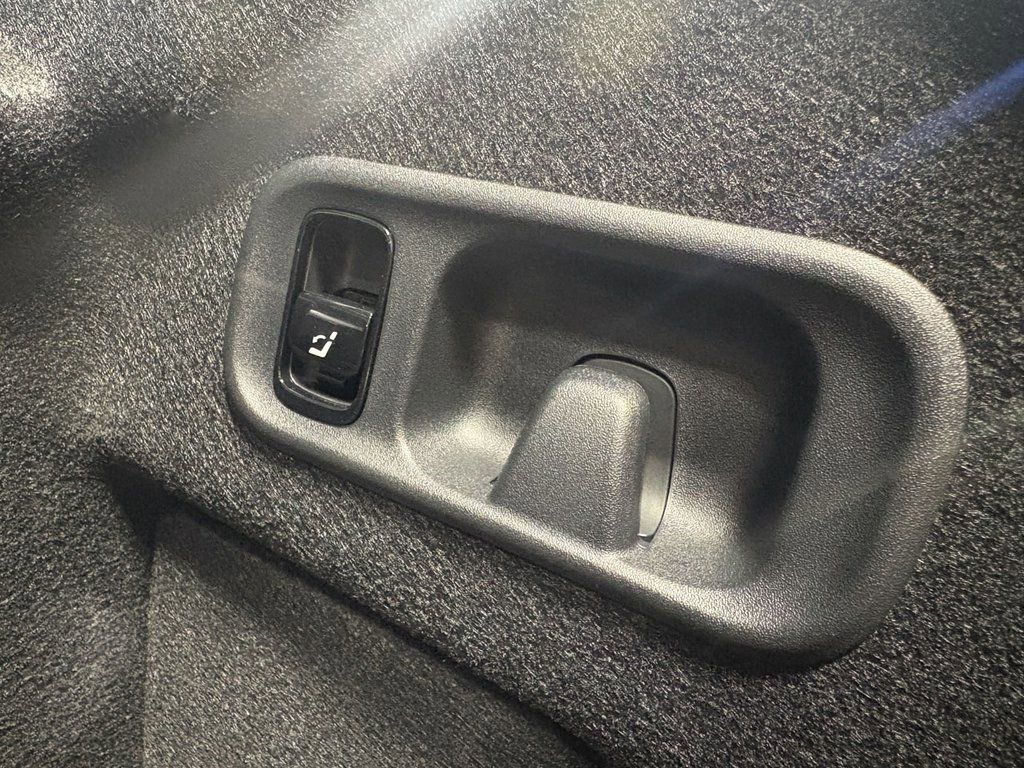 Used 2025 Mercedes-Benz C 36 AMG S image 34