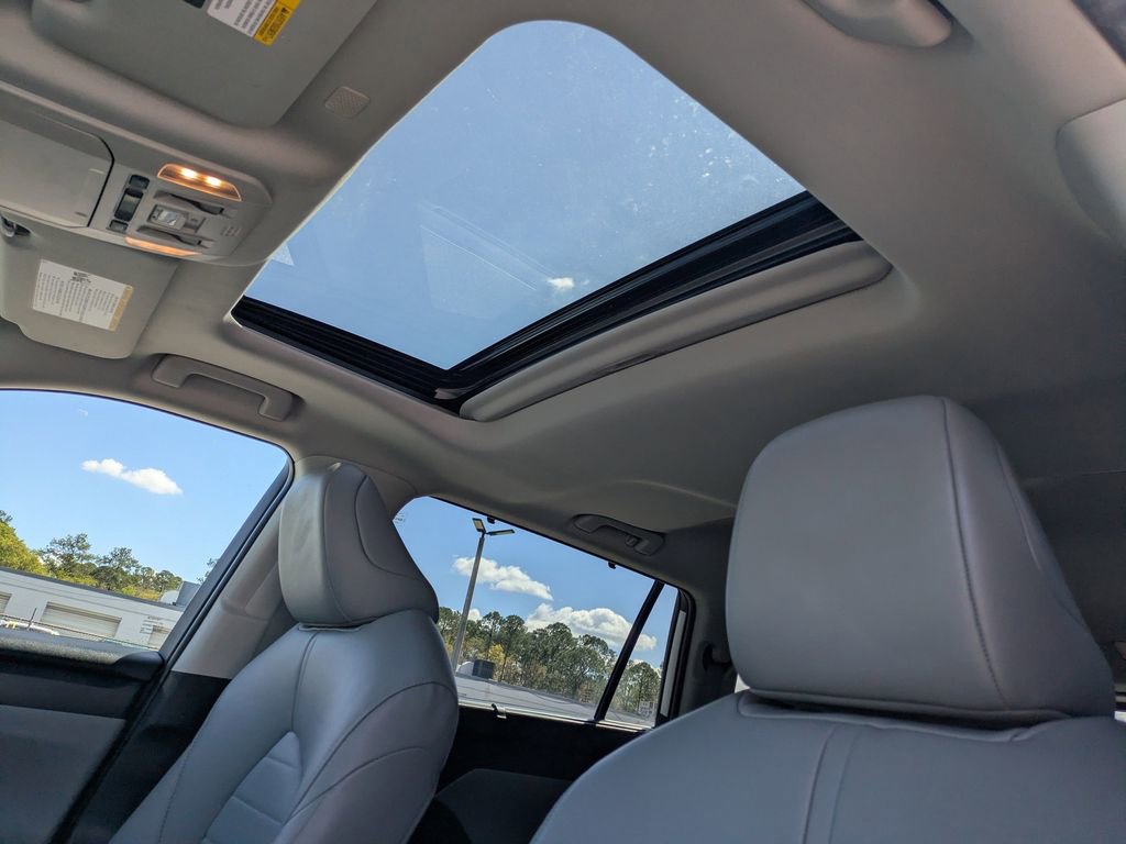 Used 2022 Toyota Highlander XLE image 24