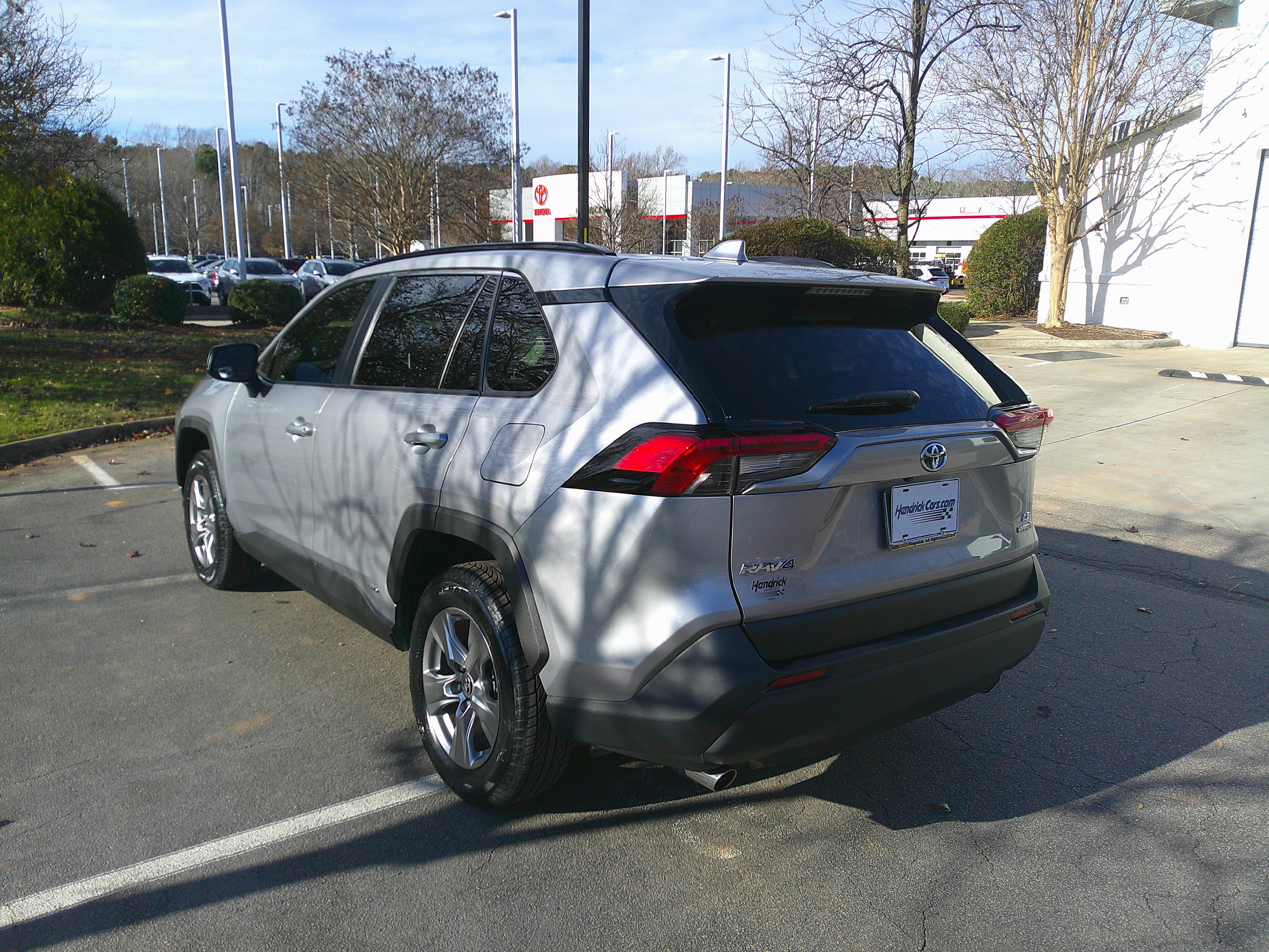 Used 2023 Toyota RAV4 LE image 9